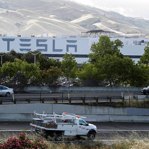 Tesla ofrece a los trabajadores de la planta un permiso no remunerado hasta el 31 de mayo
